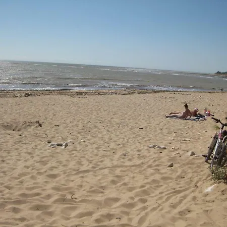 Private On The Beach Ile De Re 民宿 *